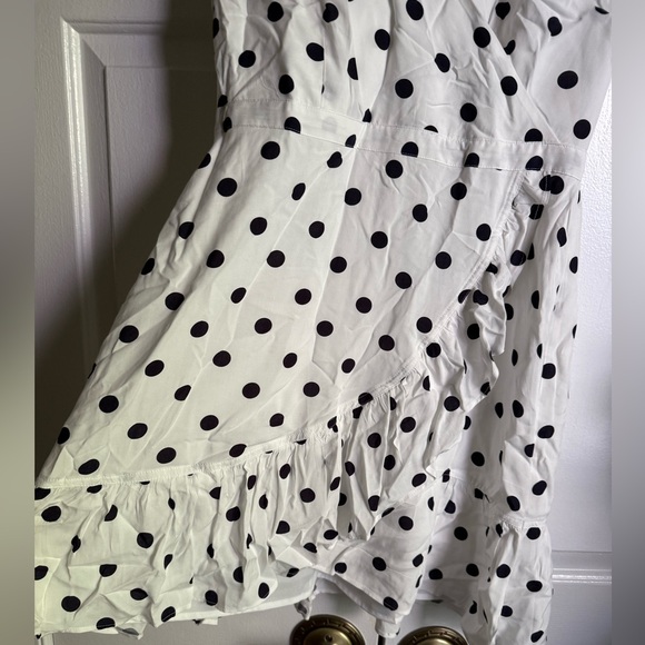 J.Crew Polka Dot Wrap Dress with Ruffle Sz 6 Flutter sleeve Preppy Feminine - Picture 2 of 9